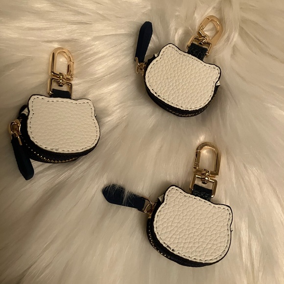 Set Of 3 Hello Kitty Keychain Zipper Pouch - Picture 3 of 6